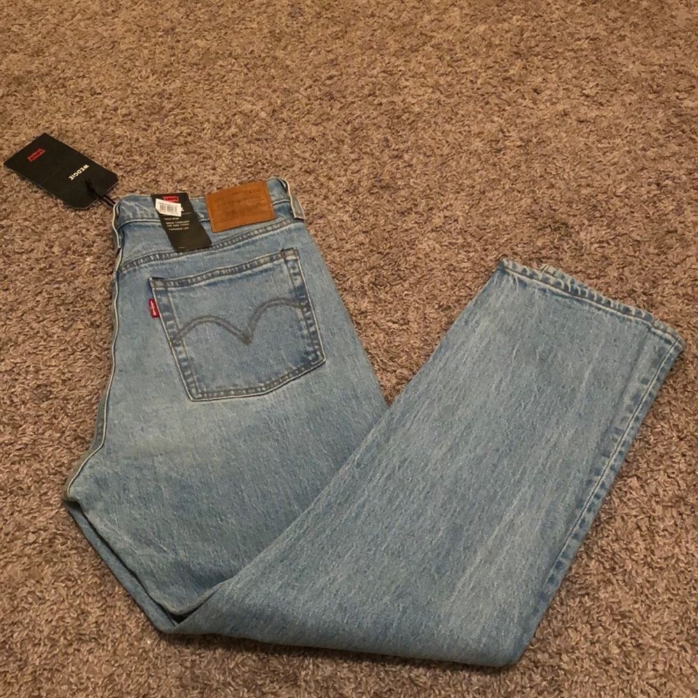 New Levi’s High Rise Wedgie Jeans  👖 Mom style Jeans